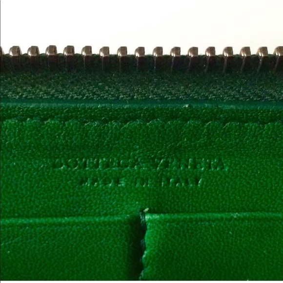 Bottega Veneta Zip Around Wallet - Picture 3 of 8